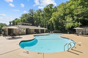 Asheville apartment for rent - Woods_Edge_Apartments_Outdoor Pool