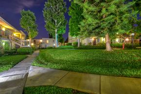 Brea apartment for rent - Heritage Plaza Main Entrance