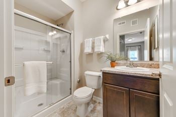 Showers with glass doors*