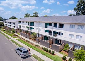 Birmingham apartment for rent - Exterior View of Avondale Gardens Building