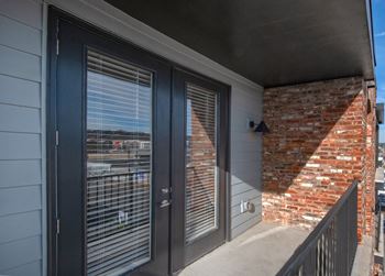 Private patios/balconies