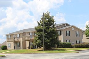 Auburn apartment for rent - A large apartment building at The Avery at Auburn Apartments in Auburn, AL