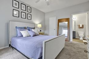 Birmingham apartment for rent - Bedroom with en-suite bathroom at Village at Caldwell Mill Apartments in Birmingham, AL