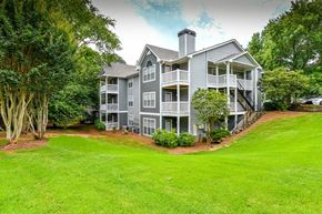 Alpharetta apartment for rent - the building where the resort is located