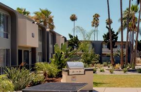 El Cajon apartment for rent - Sunset gardens bbq area and seating