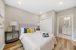 Philadelphia apartment for rent - Bedroom with bathroom