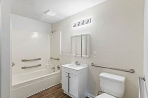 Canton apartment for rent - Bathroom