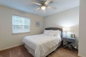 Greenville apartment for rent - Ashton Woods small bedroom