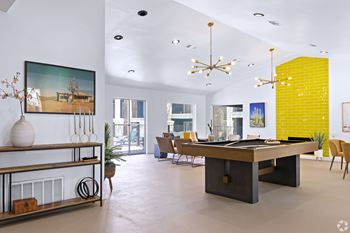 Clubhouse with free wi-fi