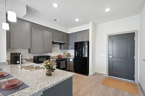 Ashburn apartment for rent - kitchen at Waxpool Apartments