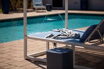 2 Sparkling pools