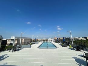 Washington apartment for rent - a swimming pool on the roof of a building