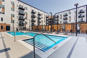 Des Plaines apartment for rent - Pool