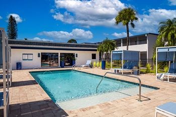 2 Sparkling pools