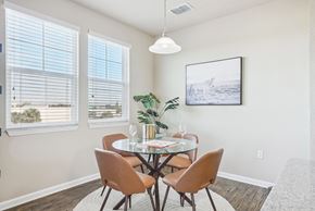 Largo apartment for rent - Alexandria - Model Dining Area