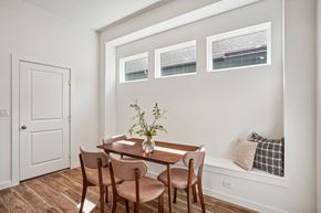Anna apartment for rent - A dining room with a table and chairs.