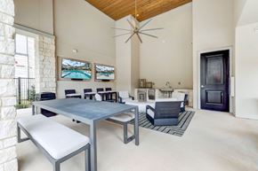 San Antonio apartment for rent - OXLY outdoor lounge