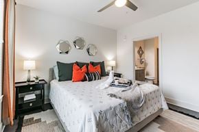 Decatur apartment for rent - Primary Bedroom, Queen Size Bed