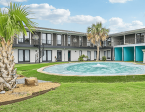 Dallas apartment for rent - Stunning Pool with Palm Trees and Cabanas