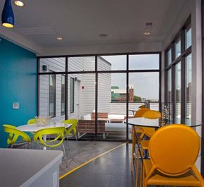 Baltimore apartment for rent - A dining area with a table and chairs.