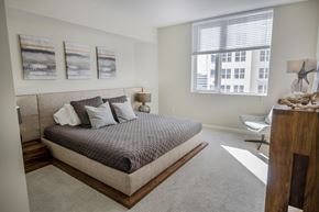 Fort Lauderdale apartment for rent - High Rise luxury rental apartments overlooking the New River in Fort Lauderdale, Florida near Las Olas Blvd.