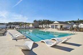 Bluffton apartment for rent - the swimming pool at our apartments