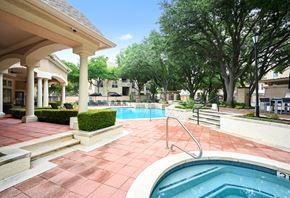 Dallas apartment for rent - a swimming pool with a spa at St Moritz in Dallas Texas