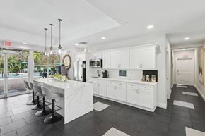 Naples apartment for rent - clubhouse