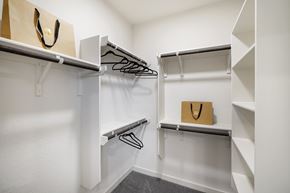 San Antonio apartment for rent - a spacious walk in closet in a 555 waverly unit