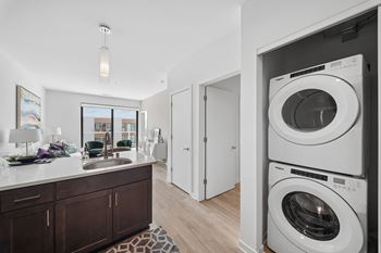 In-unit washer/dryer