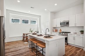 Anna apartment for rent - Beautiful kitchens with large islands