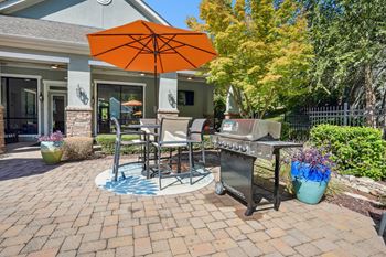 Outside grilling and lounge area
