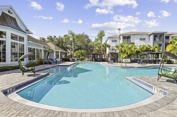 Resort-style pool with wifi
