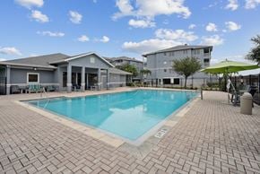 Ft. Myers apartment for rent - Clubhouse and Swimming Pool