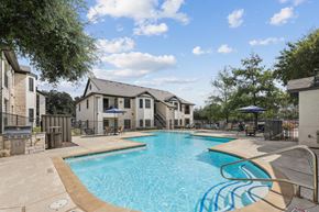 Austin apartment for rent - soco apartments swimming pool