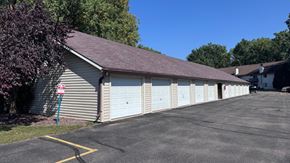 Menasha apartment for rent - Cottonwood Creek Apartments
