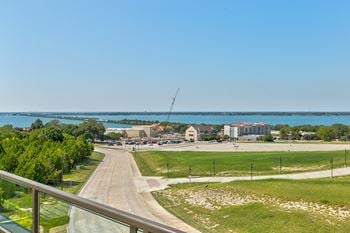 Spectacular views of lake ray hubbard