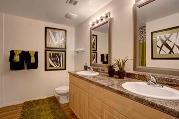 Aspire pinnacle peak apartments- large kitchen with granite countertops 