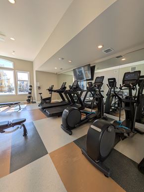 Wenatchee apartment for rent - A gym with treadmills and elliptical machines.