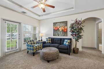 Oklahoma City apartment for rent - Liberty Pointe