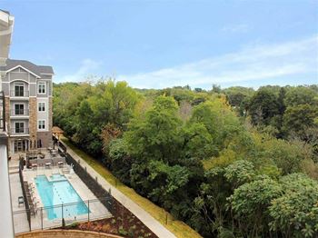 Outdoor 2-lane lap pool