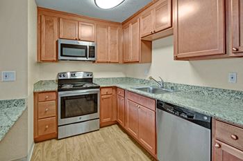 The club at eagle point apartments - kitchen