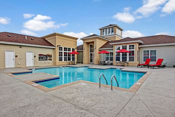 Sparkling outdoor spa and pool*