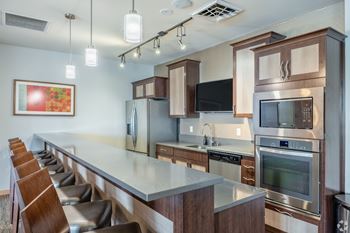 Clubhouse with wet bar