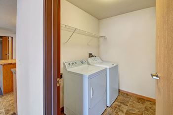 Roosevelt east in-unit laundry