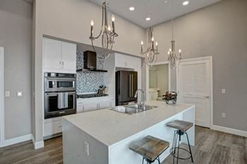 Kitchen island*