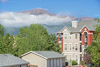 Camelback pointe exterior with mountain backdrop