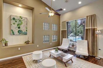 Ceiling fan*