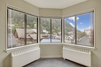 Mendenhall tower apartments - living room