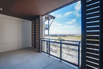 Patio/balcony*